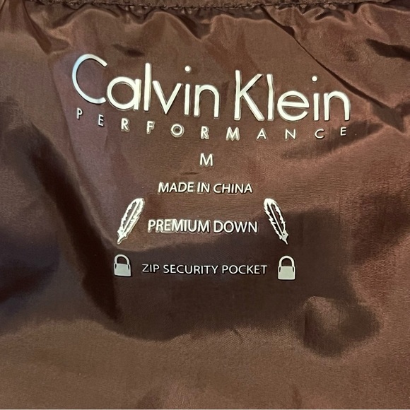 Calvin Klein Performance Mock Neck Down Lightweight Vest in Burgundy funnel neck - Picture 12 of 13